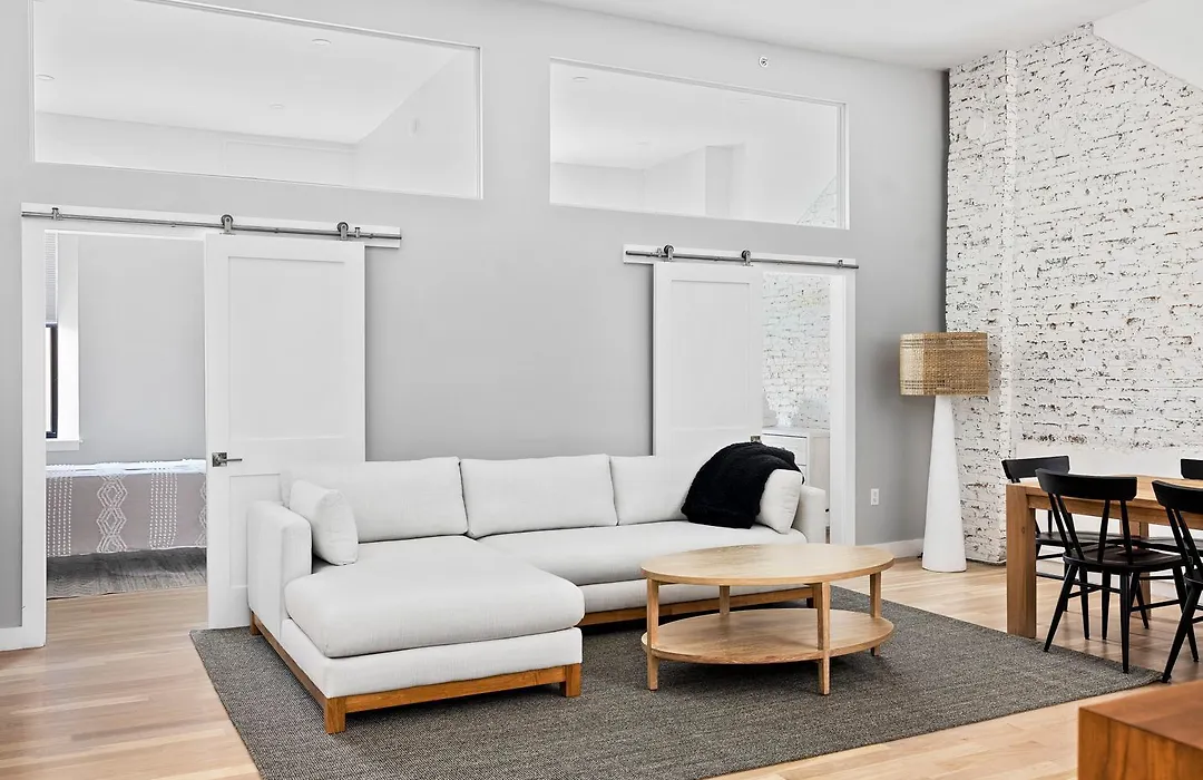 Old Port Brick Loft, Walk To Dining & Waterfront-1