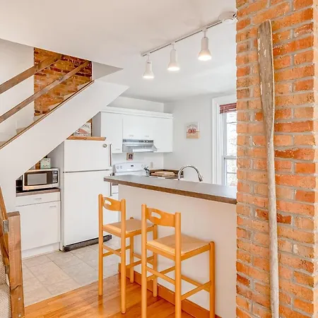 Historic Hideaway, Apt #4-2