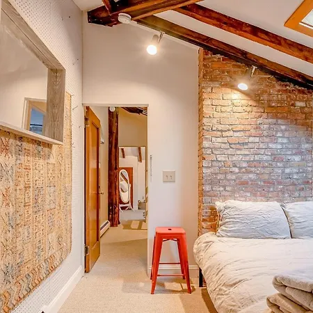 Historic Hideaway, Apt #4-3