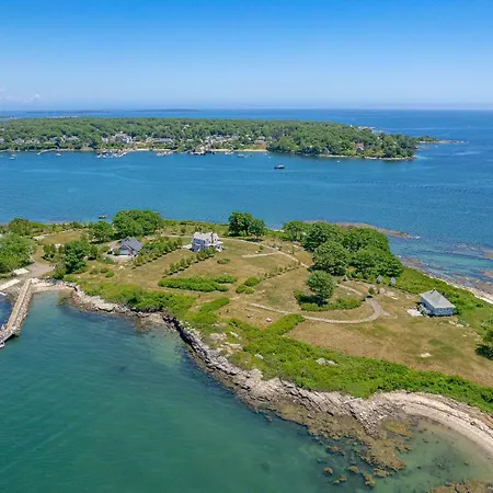 Waterfront Colonial - Best Views On The Island! Home-2