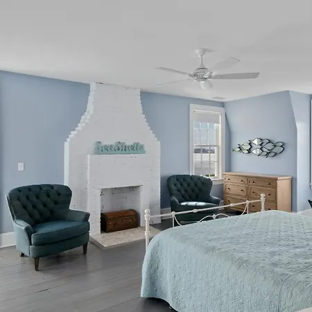 Waterfront Colonial - Best Views On The Island! Home-3